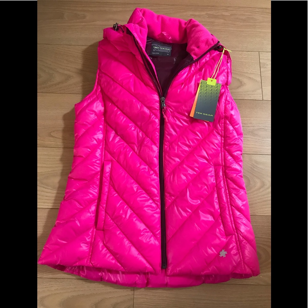 New with tags Tek Gear Hot pink Burgundy liner